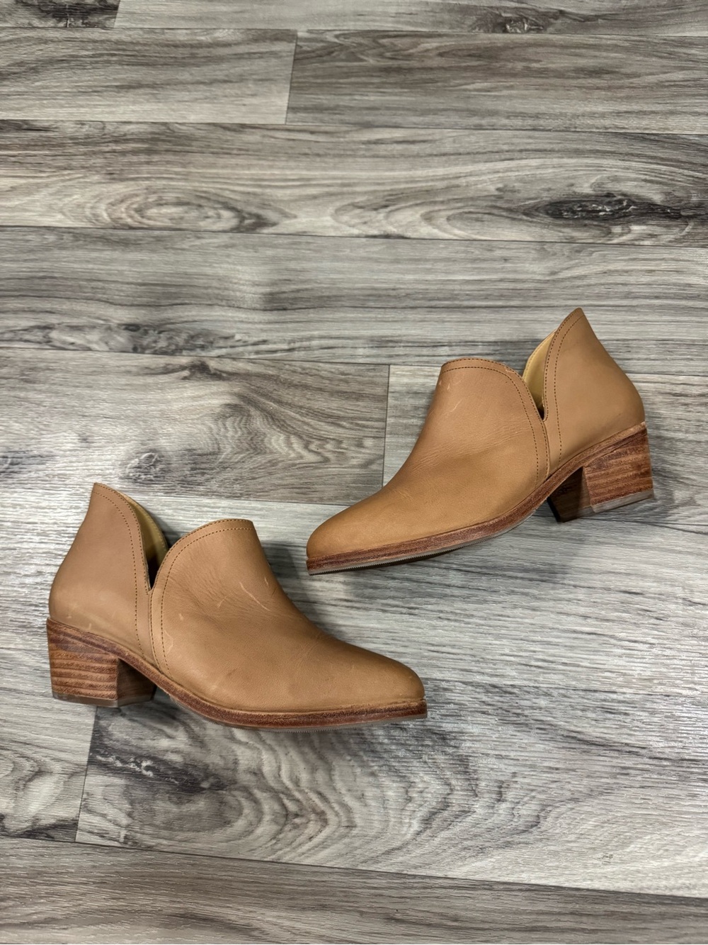 Nisolo Mia Everyday Ankle Booties in Almond Leather Size 9